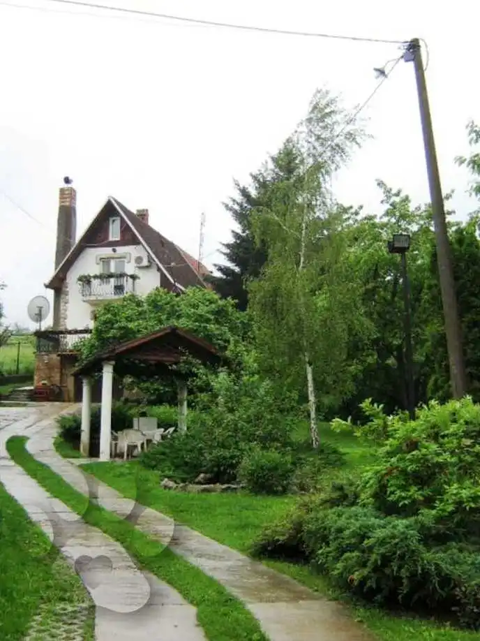  Hotel - Pansion za pse i mačke Životinjsko carstvo DOO Beograd